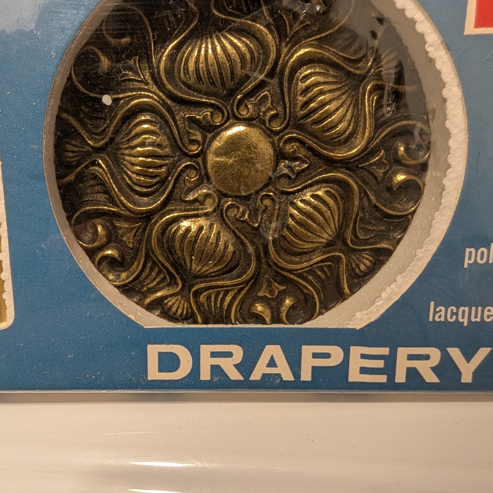 VINTAGE Kirsch Solid Brass Drapery Holdbacks Hollywood Regency Medallion Ornate - Picture 5 of 7